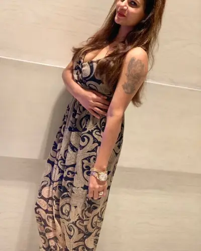 Domjur Escort
